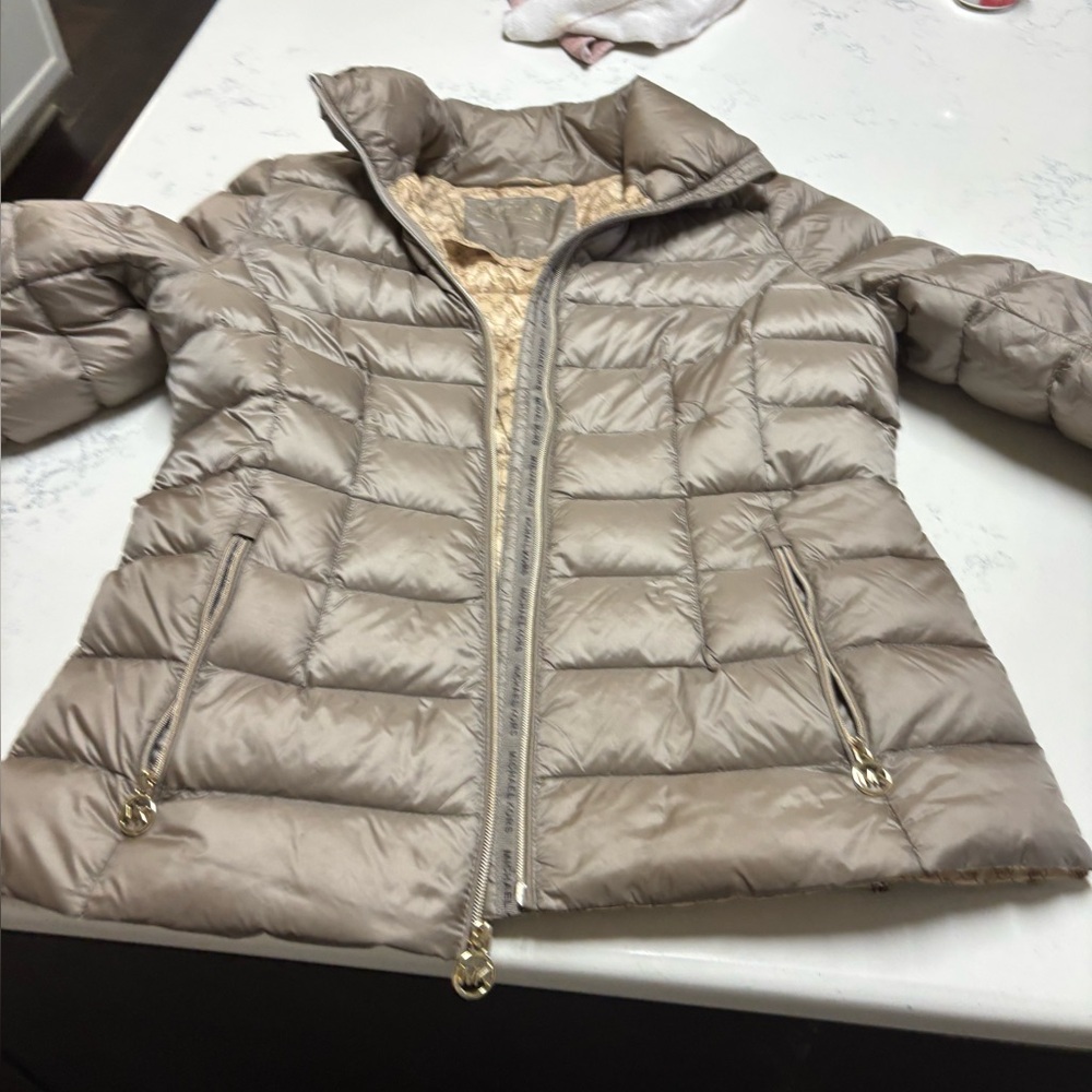Michael Kors Stylish Tan Puffer Jacket size M